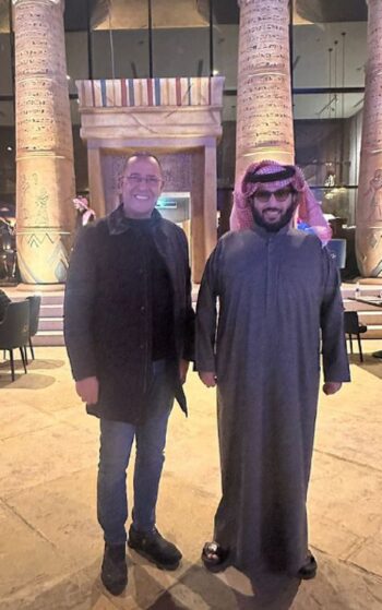 النجم أشرف عبد الباقي مع المستشار تركي آل الشيخ النجم أشرف عبد الباقي مع المستشار تركي آل الشيخ