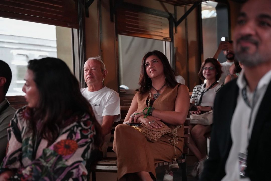 15bba027-06d0-4cb6-9376-337023391ec5